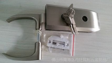 专业五金制造，信赖之选 民钊五金玻璃门锁系列全解析